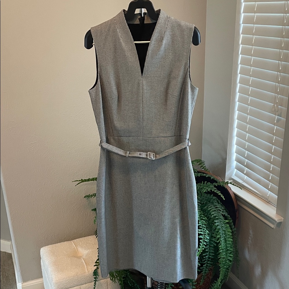 Ann Taylor Sleeveless Black and White Houndstooth V-Neck Belted Sheath Dress